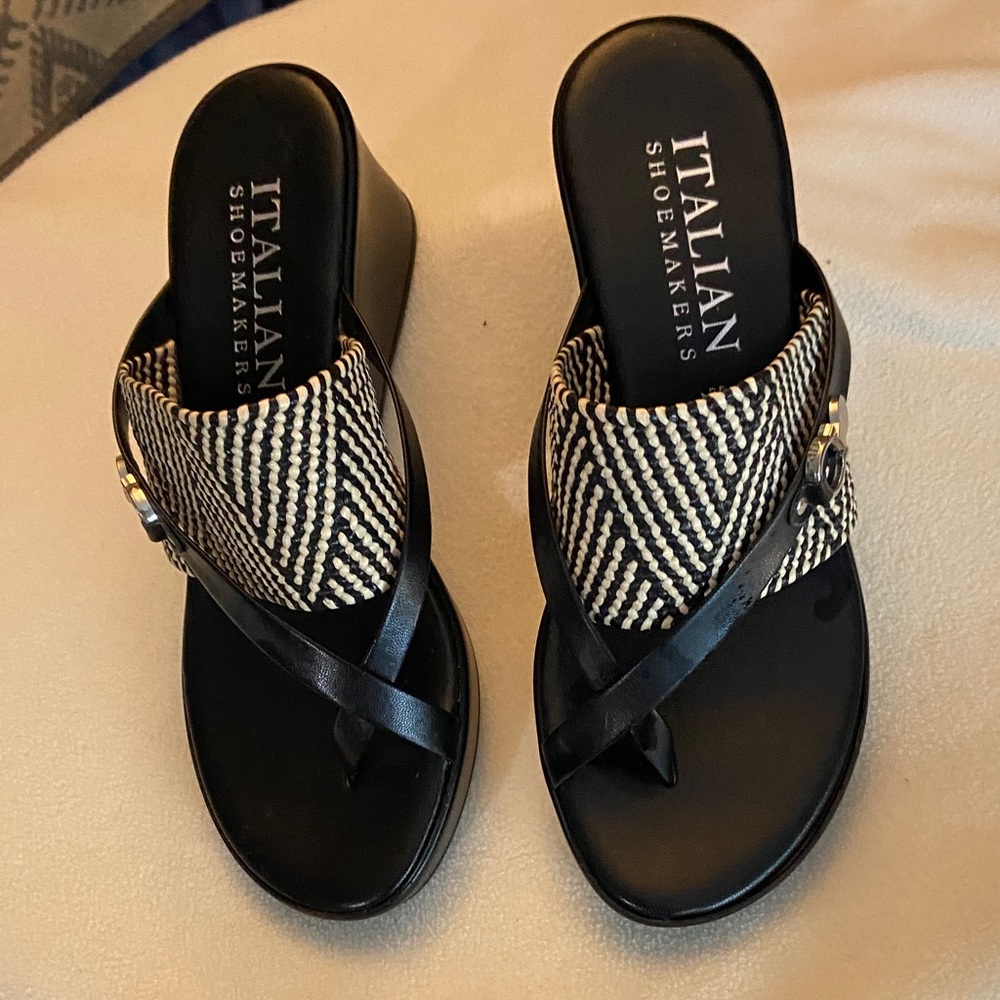 Italian shoemakers slip on sandal, size 6. Nearly new, worn once.